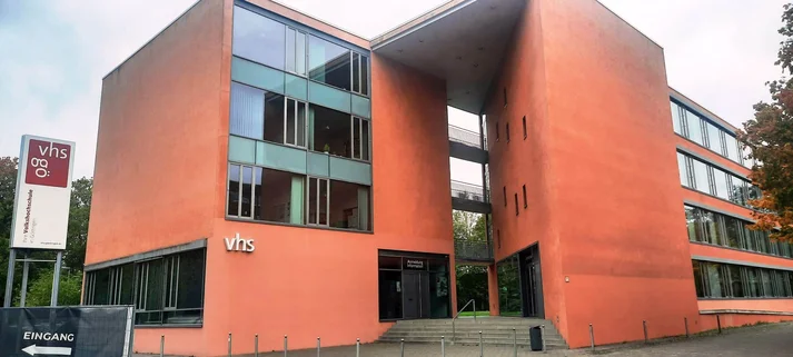 Außenaufnahme der VHS Göttingen