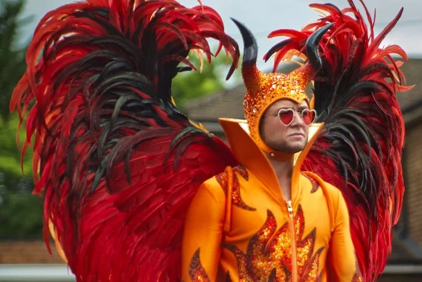 Alles glitzert: Taron Egerton als Elton John in „Rocketman“