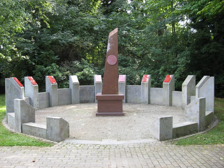 Nobellrondell auf dem Stadtfriedhof Göttingen