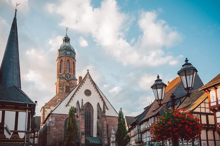 Marktplatz in Einbeck mit Blick auf die Marktkirche