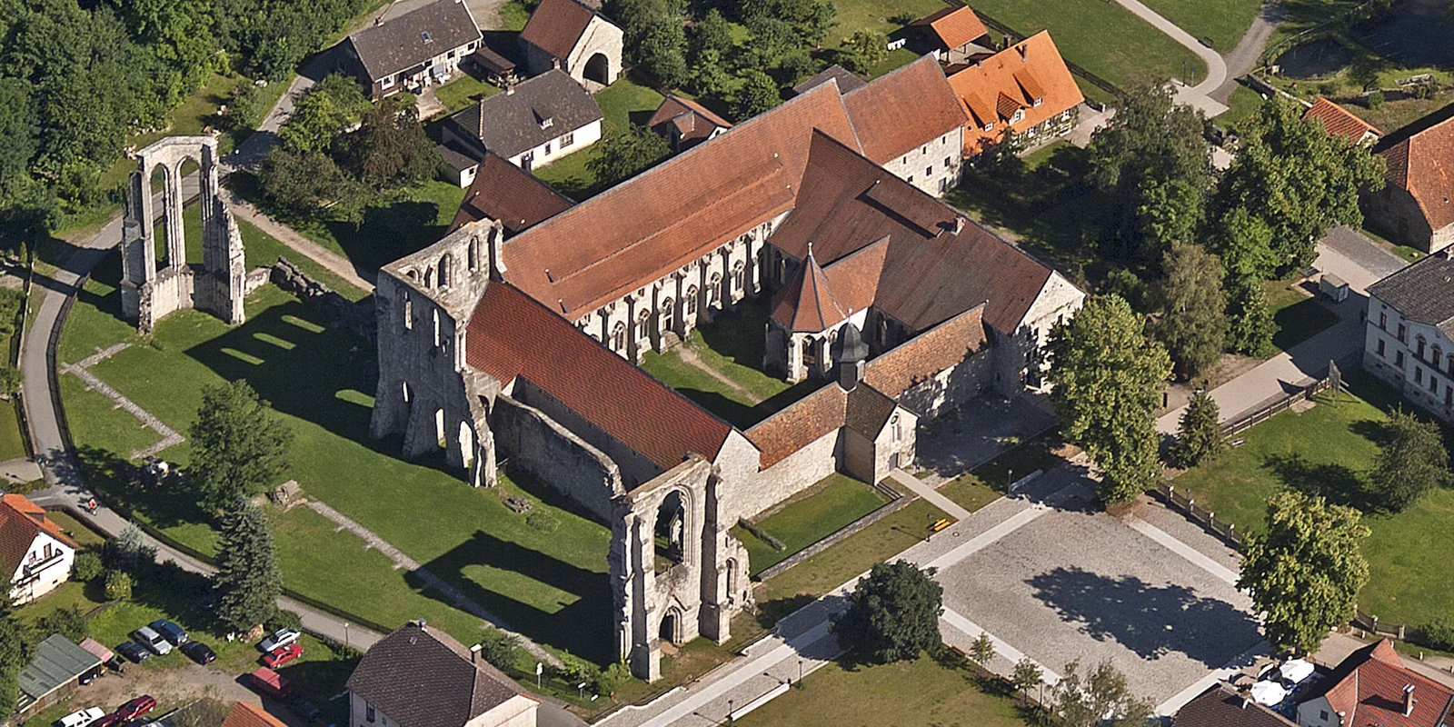 Luftaufnahme des Kloster Walkenried von Nordwesten