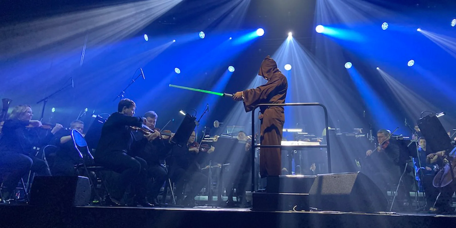 Kyiv Camerata & National Presidential Orchestra mit Dirigent Robert Emery als Obi-Wan Kenobi