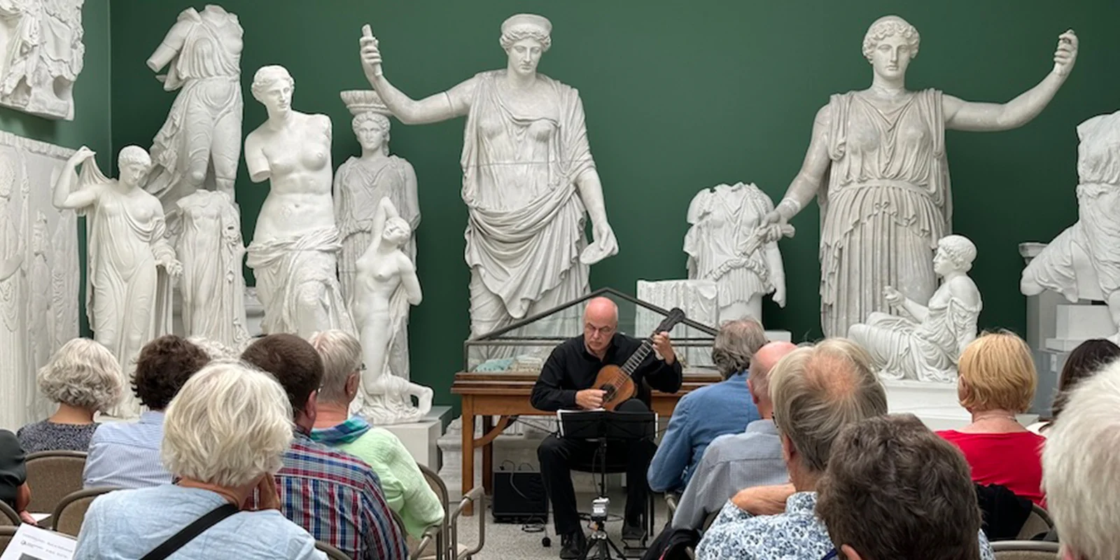 Andreas Düker spielt im Parthenonsaal