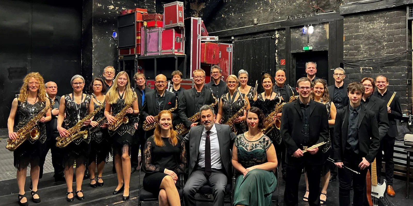 Bandfoto der Bigband Presto, erstellt im Bühnenbereich des DT Göttingen