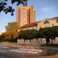 Neues Rathaus und Amtshaus im Vordergrund