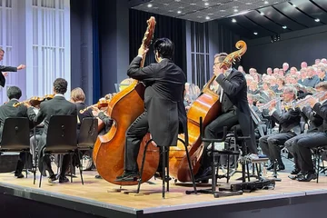 Martin Kohlmann dirigiert die Chöre und das Göttinger Symphonieorchester in der Stadthalle