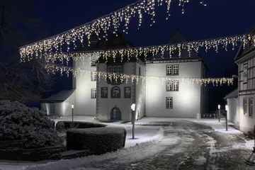 Weihnachtlicher Schlosshof