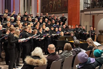 Die Stadtkantorei unter der Leitung von Bernd Eberhardt in der St. Johanniskirche