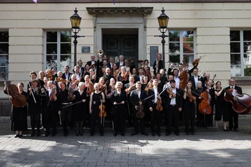 Die AOV im Sommersemester 2024 vor der Aula am Wilhelmsplatz.