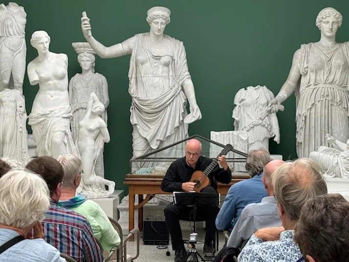 Andreas Düker spielt im Parthenonsaal