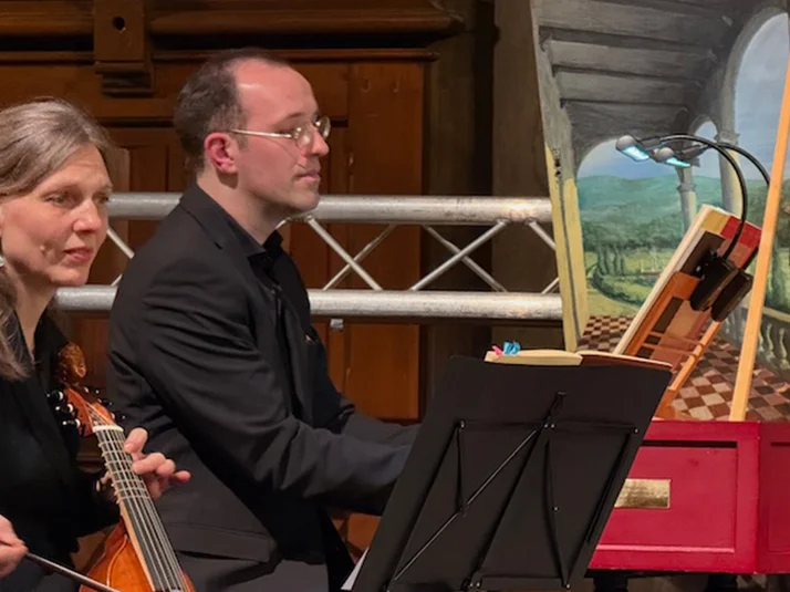 Laura Frey und Antonius Adamske im Alten Rathaus Göttingen