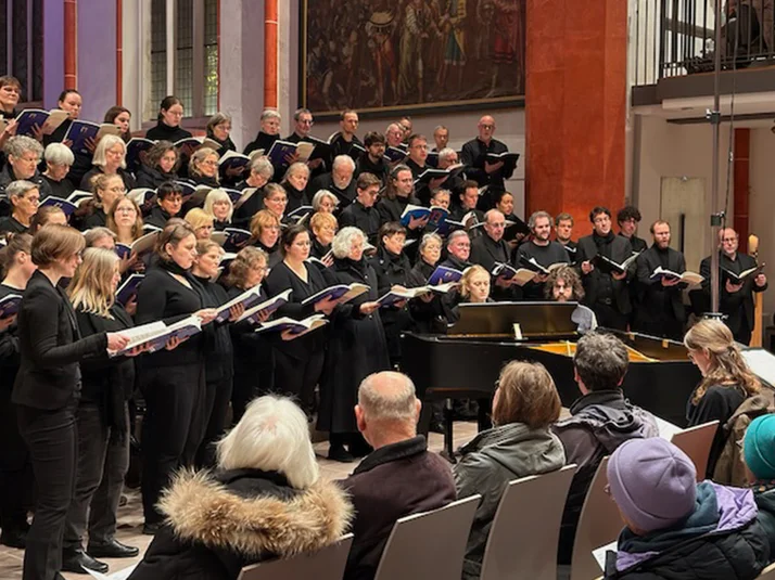 Die Stadtkantorei unter der Leitung von Bernd Eberhardt in der St. Johanniskirche